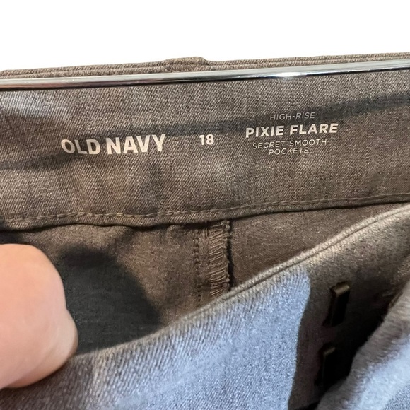 Old Navy NWT Pixie Flare High Rise Pants Plus Size 18 Light Gray Career Neutral - Picture 7 of 7